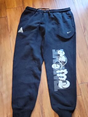 Nike Black Men's Graphic Logo Sweatpants